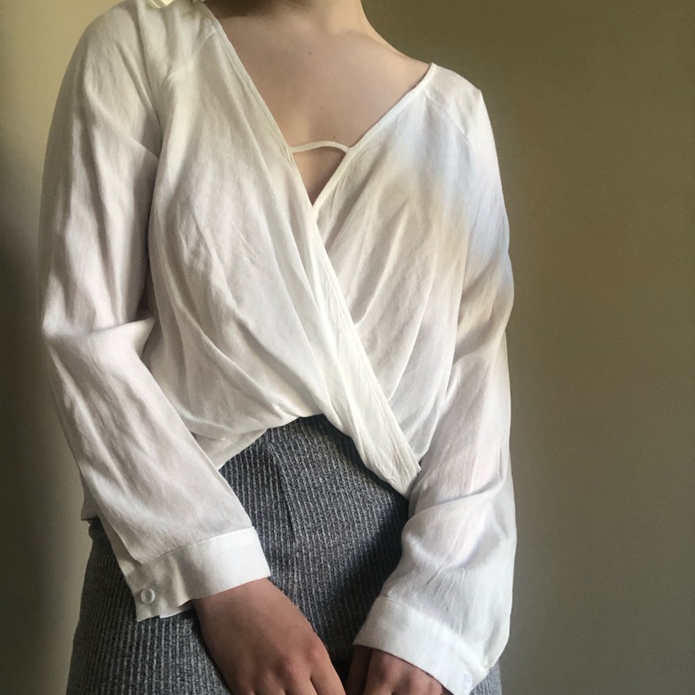 NWOT Urban outfitters white flowey blouse